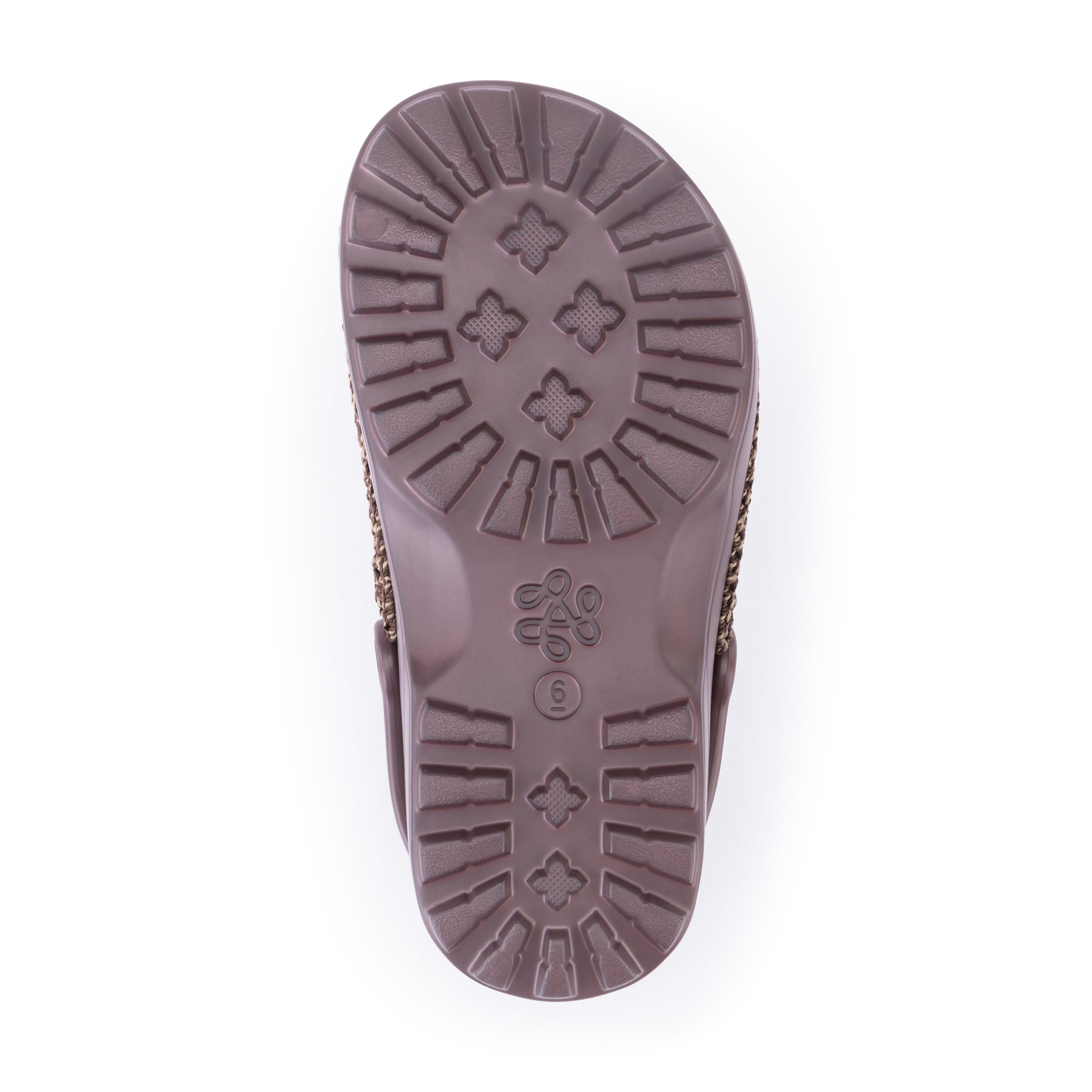 The Sak Bolo Clog - Hand Crochet - Nutmeg Static