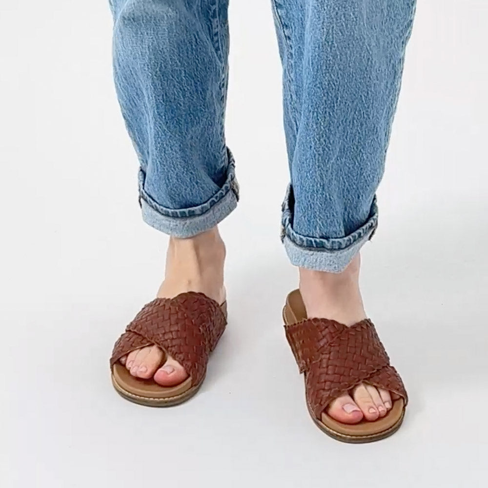 The Sak Penelope Sandal - Leather - Cognac Woven